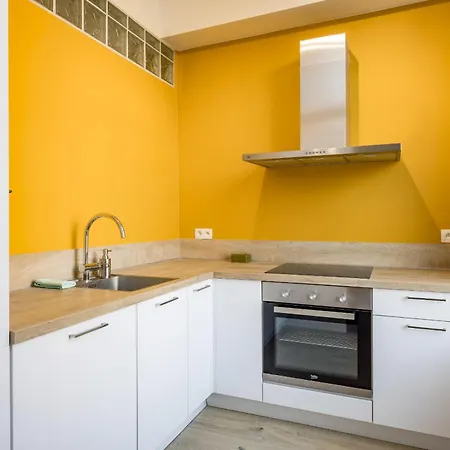 Gites In Huy - Appartements Chaleureux Dans Le Centre De Huy Esterno foto