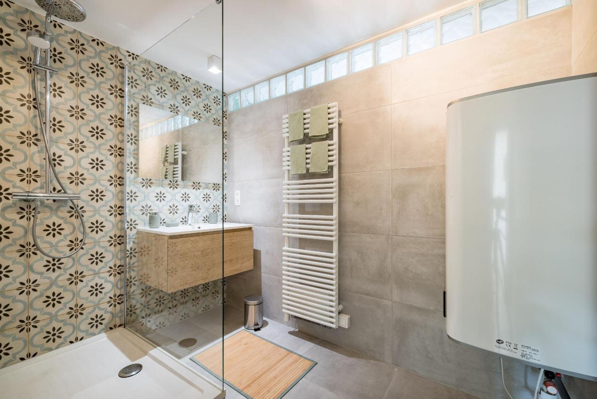Apartment In - Chaleureux Dans Le Centre De Huy